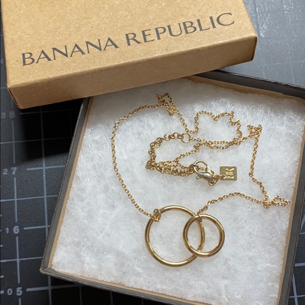 Loop necklace banana republic